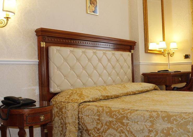 Standard double room for single use Villa Pinciana Hotel Rome