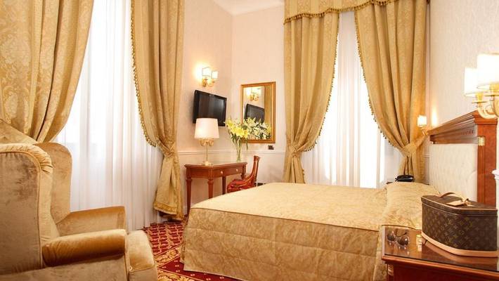 Standard quadruple room Villa Pinciana Hotel Rome