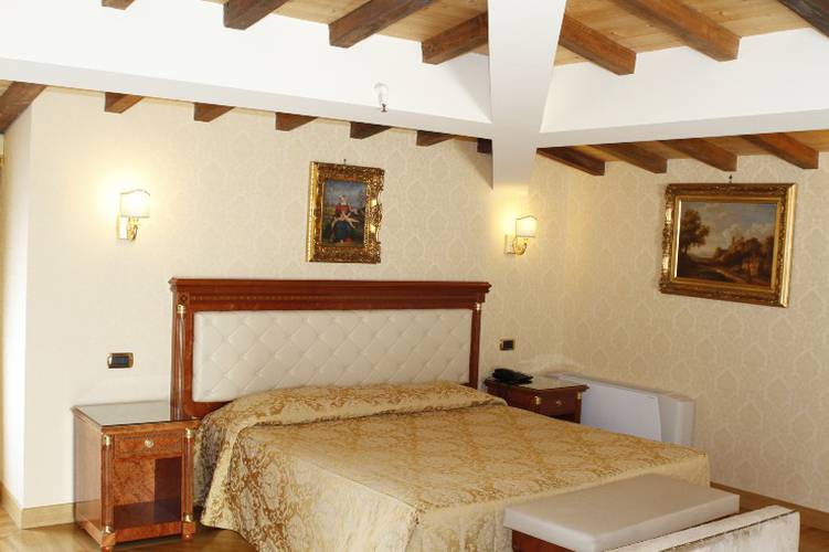 Standard double room Villa Pinciana Hotel Rome